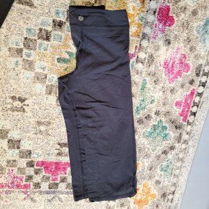 Black Athleta Womens Yoga Capri Leggings-Small.  Excellent Condition!